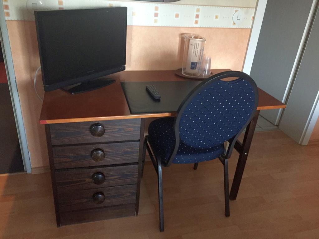 Hotel Rave Фелен Номер фото