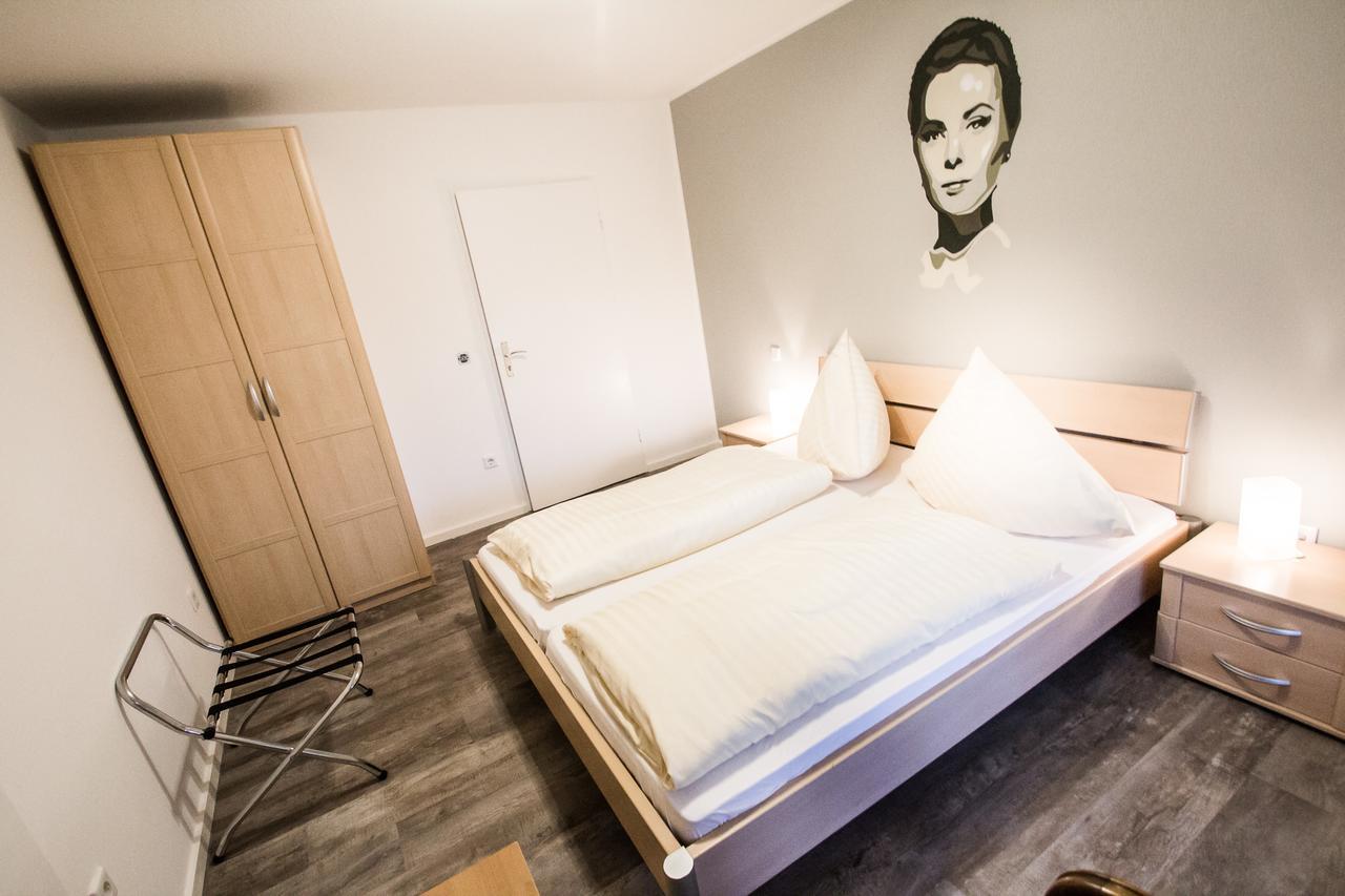 Hotel Rave Фелен Экстерьер фото
